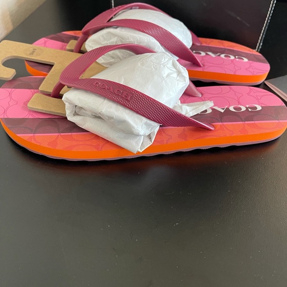 💥💥💥SOLD💥💥💥🎉HP🎉 COACH ZAK STRIPED FLIP FLOP SZ 9 NWT - Picture 8 of 8